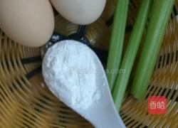芹菜丝鸡蛋糕的做法图解1