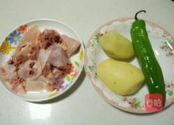 土豆烧鸡块的做法图解2
