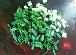 鸡蛋葱花饼的做法图解1