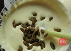 葡萄干肉松蛋糕卷的做法图解11