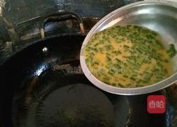 玉米粒炒鸡蛋的做法图解2