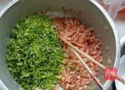 芹菜猪肉饺子的做法图解2