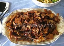 郫县豆瓣香菇鸡爪烧鲳鱼