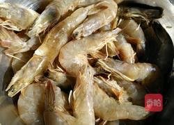 油爆虾的做法图解1
