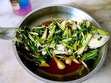 煎鲫鱼（加酱油葱）
