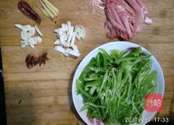青椒炒肉丝的做法图解2