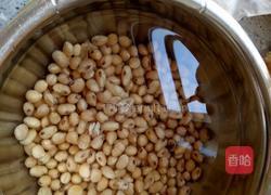 排骨一黄豆苦瓜汤的做法图解2