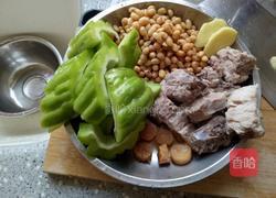 排骨一黄豆苦瓜汤的做法图解4