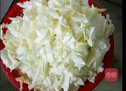 腐乳腊肉椰菜丝的做法图解1