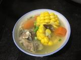 胡萝卜玉米排骨汤