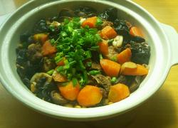 家常排骨黄豆煲