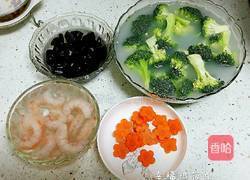 西兰花烩虾仁的做法图解2