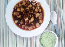 麻婆豆腐配班兰叶蒸饭