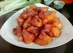 红烧马铃薯五花肉块