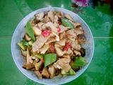 尖椒香菇肉片