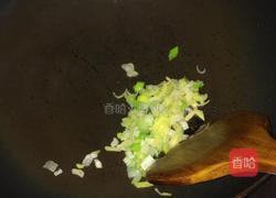 木耳芹菜炒肉的做法图解2