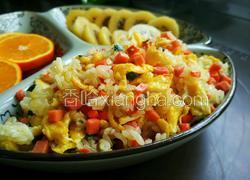 火腿肠蛋炒饭