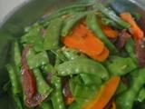 荷兰豆胡萝卜炒腊肠的做法[图]