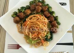 肉丸意大利面