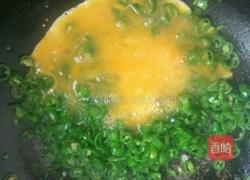 辣椒炒鸡蛋的做法图解6