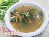 黄花菜鲫鱼汤