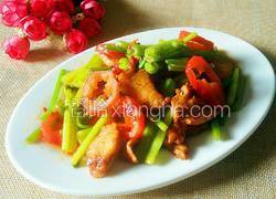 芹菜红椒炒肉片