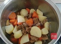 土豆炖牛肉的做法图解4