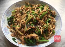 豆腐皮炒香菜的做法图解8