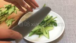 黄瓜炒鸡蛋的做法图解3