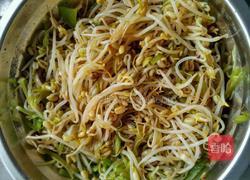 莴笋拌绿豆芽的做法图解3