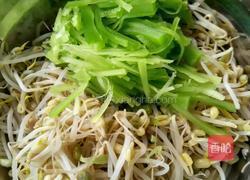 莴笋拌绿豆芽的做法图解1