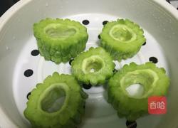 排骨苦瓜塞肉末炖汤的做法图解2