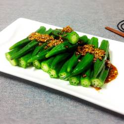 金蒜蚝油秋葵的做法[图]