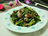 蒜苔炒鸡心的做法[图]