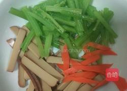 凉拌芹菜豆干的做法图解3