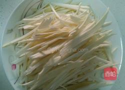 茭白炒肉的做法图解1