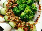 凉拌金针菇黄瓜卷的做法[图]