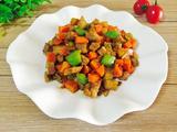 胡萝卜炒肉丁