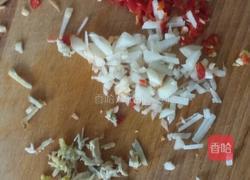 韭菜拌菜黄豆的做法图解3