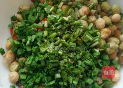 韭菜拌菜黄豆的做法图解4