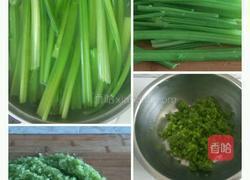 芹菜肉馅锅贴的做法图解3