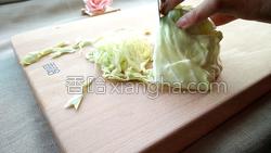 炒素面的做法图解1