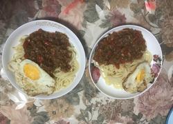 牛肉鸡蛋番茄酱意大利面
