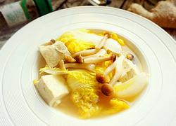 豆腐白菜蟹味菇汤