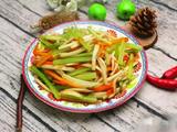 杏鲍菇炒香芹的做法[图]