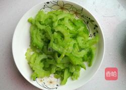 苦瓜炒蛋的做法图解3