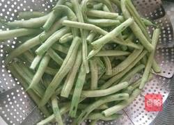 干煸豆角的做法图解1