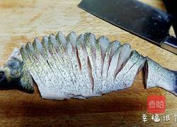 清蒸武昌鱼之孔雀开屏的做法图解1