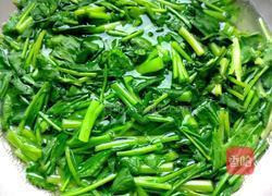 菠菜果仁的做法图解5