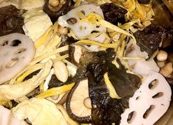 香菇木耳莲藕焖豆腐张